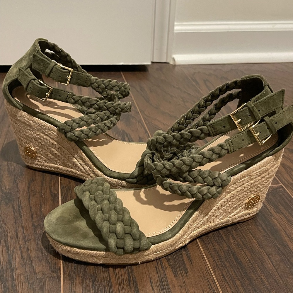 NEW ✨ Tory Burch Suede Wedge Sandals, Olive Green